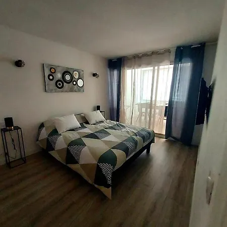 T3 Plein Centre Апартаменты *